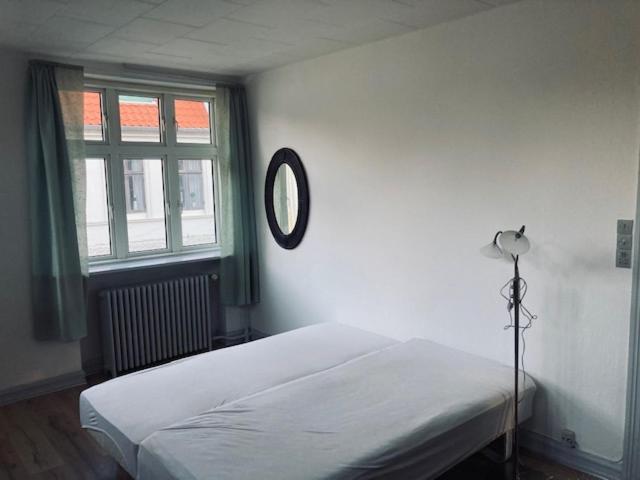 Vejlegades Skomager Apartment นากสกอฟ ภายนอก รูปภาพ