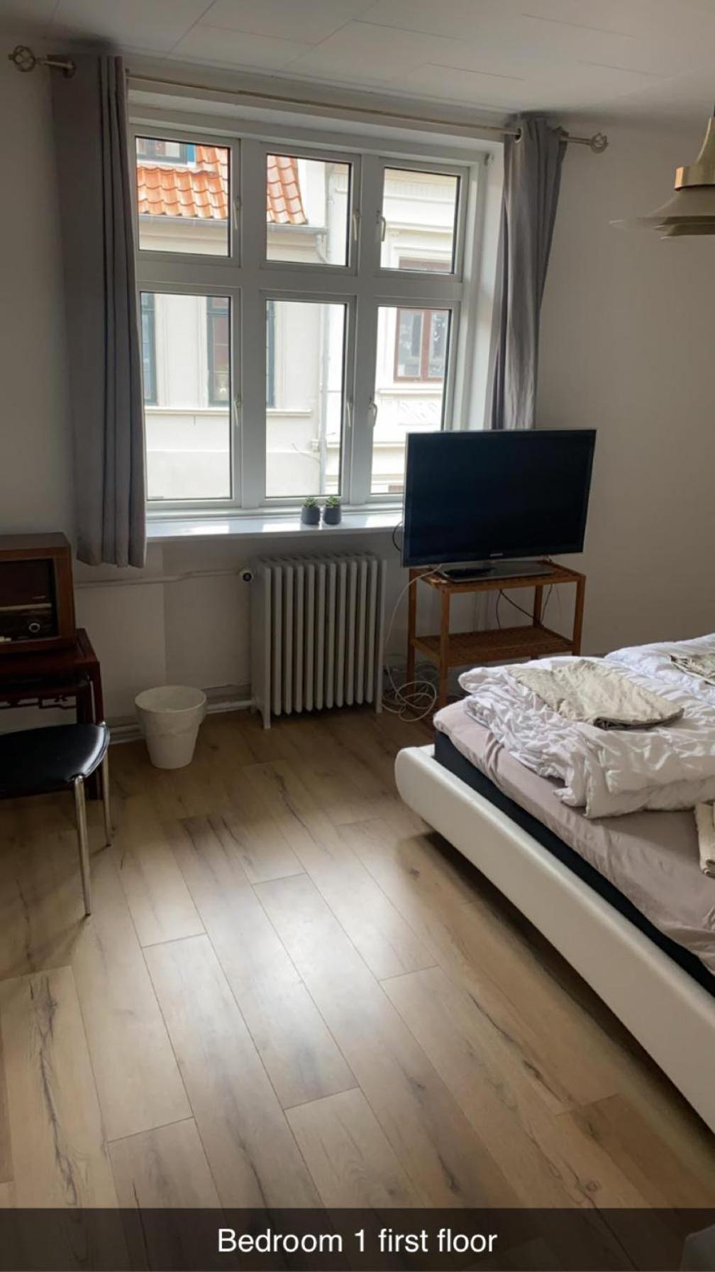 Vejlegades Skomager Apartment นากสกอฟ ภายนอก รูปภาพ